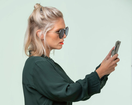 MODE - Pouzdro New York pro iPhone X / Xs, olive green