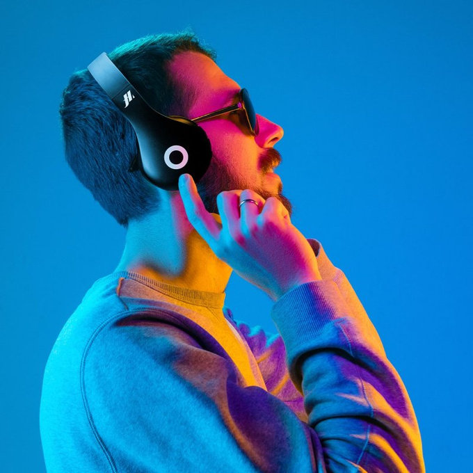 SBS Music Hero - Stereo bezdrátová sluchátka s mikrofonem, černá