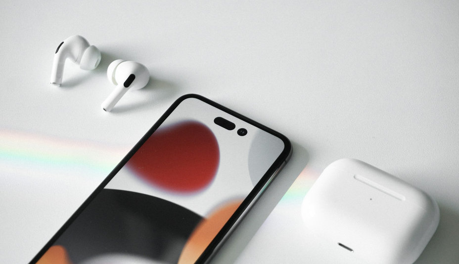 Řešení problémů s připojením sluchátek AirPods nebo AirPods Pro