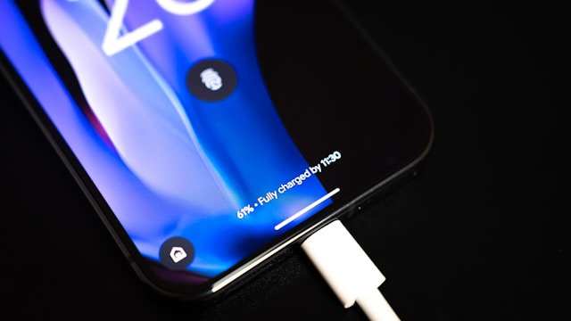 Nabíjecí limit: proč ho iPhone používá a jak vám pomůže