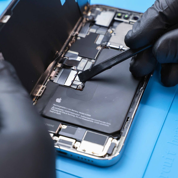 Odpojení konektoru baterie