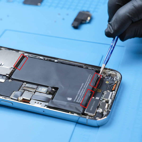 Najděte lepící úchytky