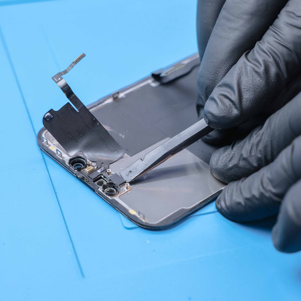 Odpojte senzor ze starého displeje