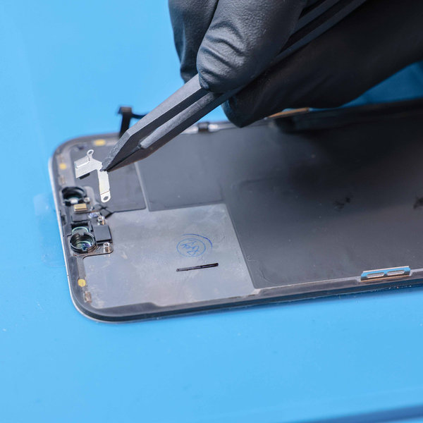 Zpět namontování držáku