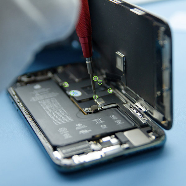 Demontáž krytu základní desky