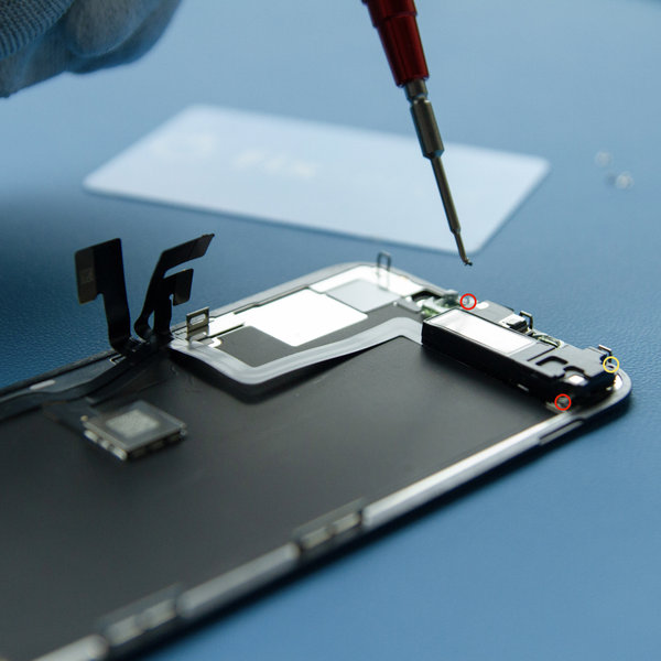 Odšroubujte přední sestavu