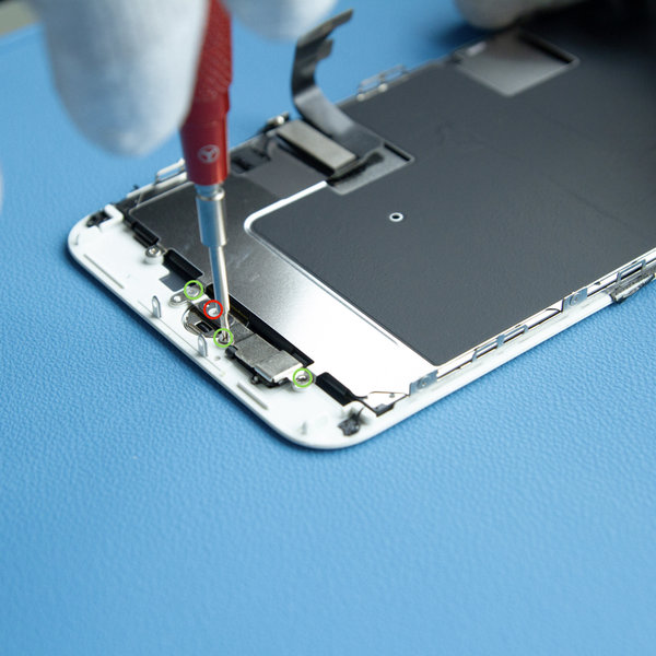 Odmontování držáku k snímači home / Touch ID