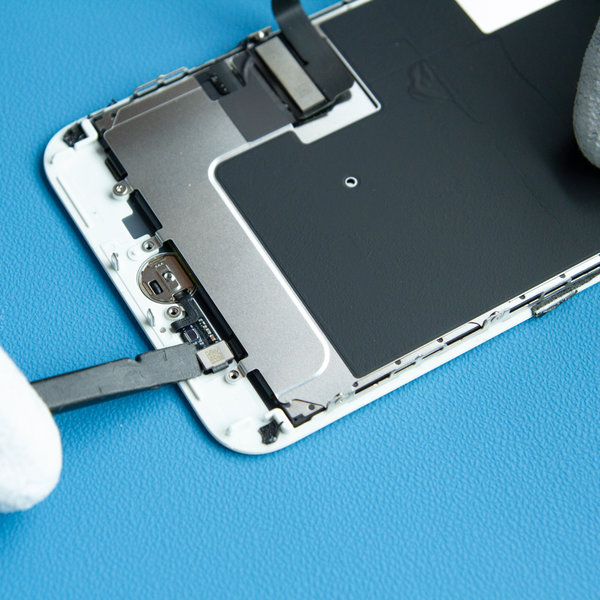 Odpojení konektoru k home tlačítka