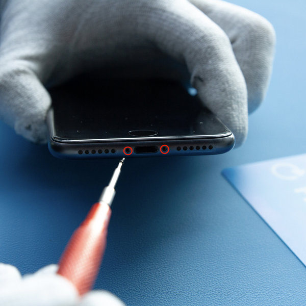 Odmontování pentalobe šroubů