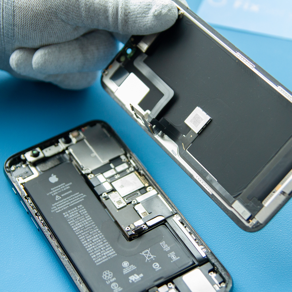 Výměna LCD displeje iPhone 11 Pro