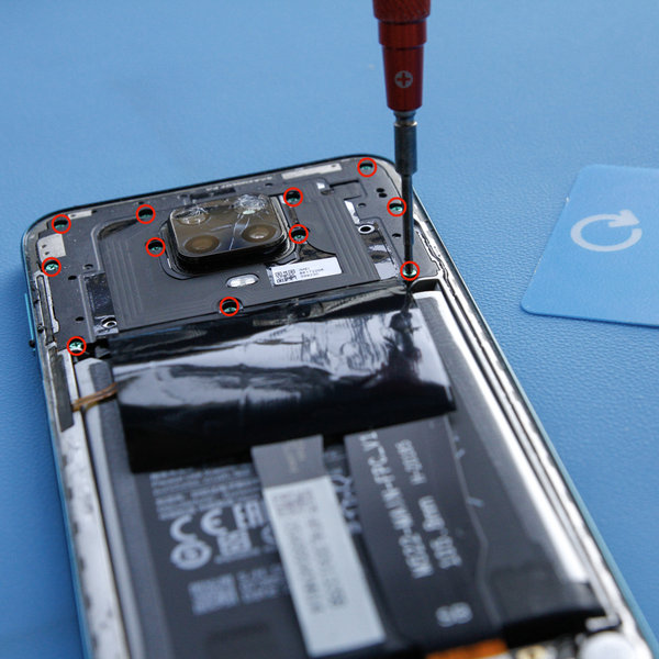 Demontáž krytu základní desky