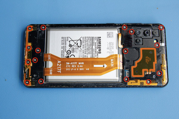 Odmontování středního rámu