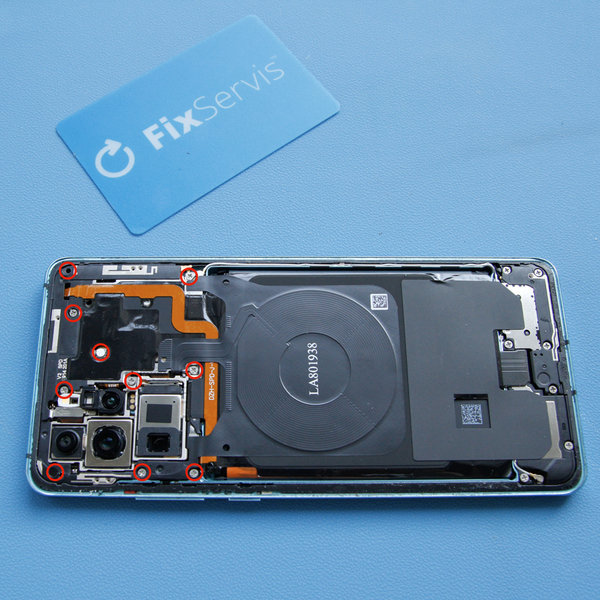 Demontáž krytu základní desky