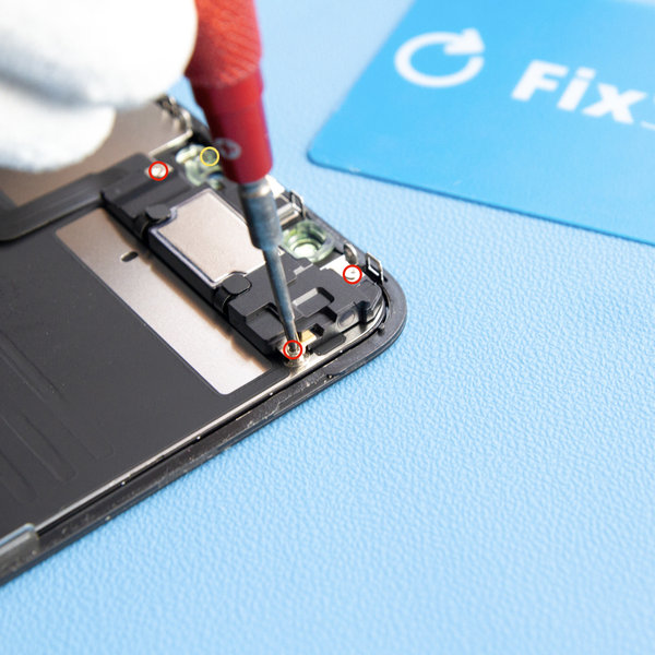 Odšroubování přední sestavy