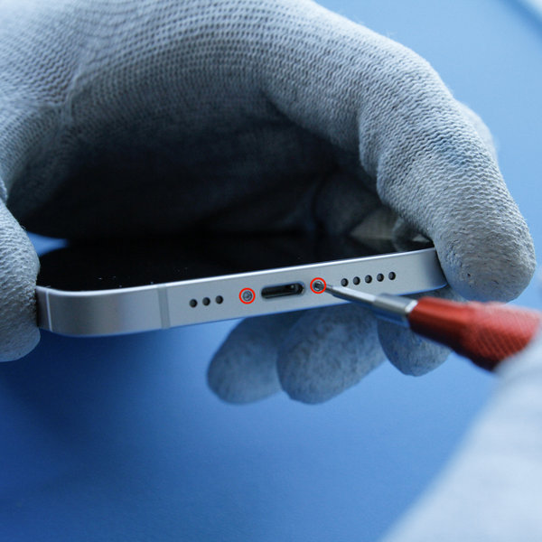 Odmontování pentalobe šroubů