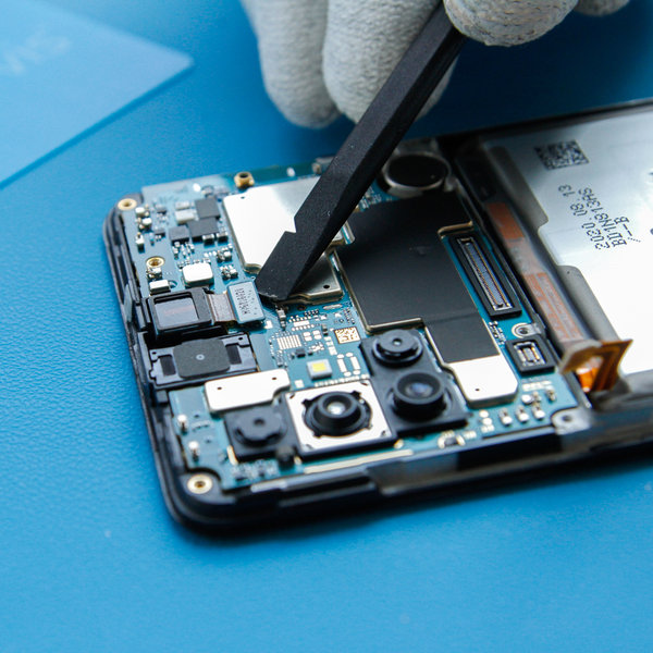 Odpojení konektoru kamery