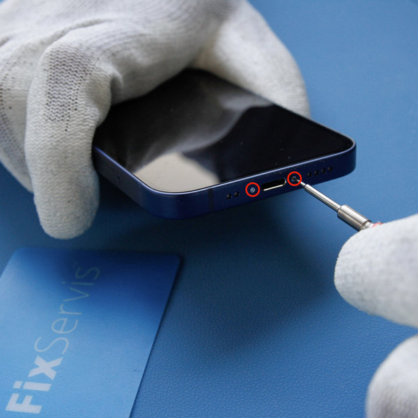 Odmontování pentalobe šroubů