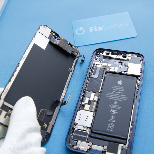 Vyjměte sestavu displeje