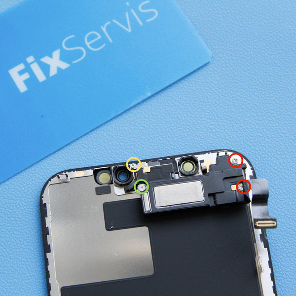 Odmontování sestavy reproduktoru / snímače