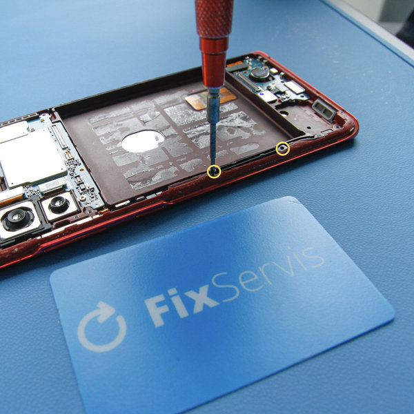 Demontáž držáku na antény