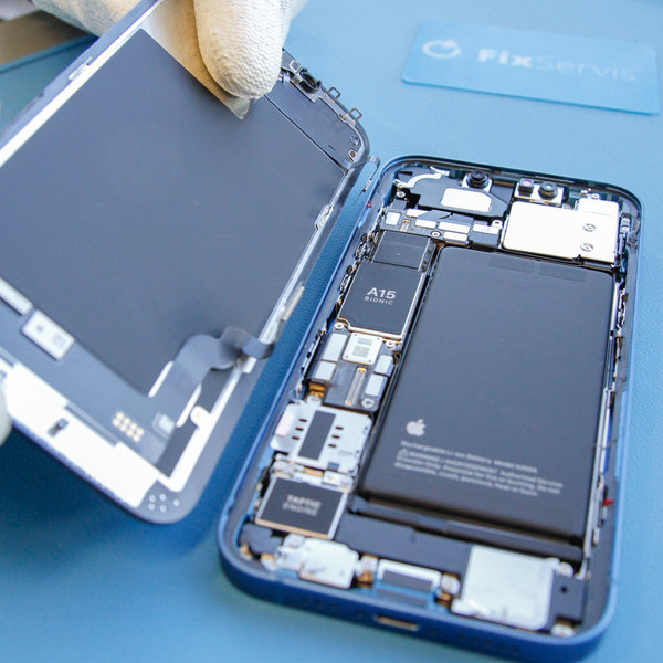 Vyjměte sestavu displeje