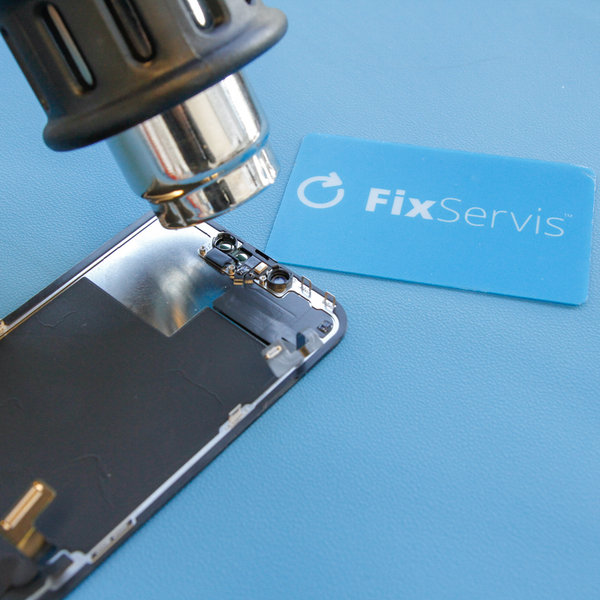 Odmontování sestavy reproduktoru / snímače