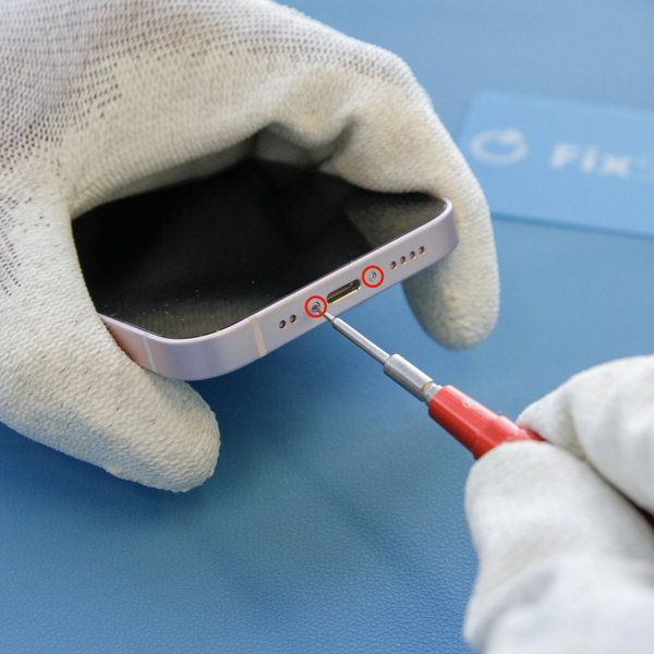 Odmontování pentalobe šroubů