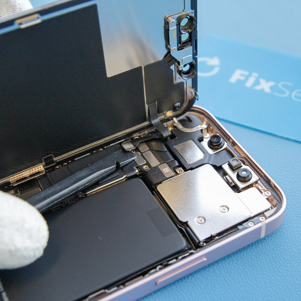 Odpojení konektoru předního snímače