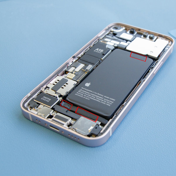 Odlepení lepicích úchytů