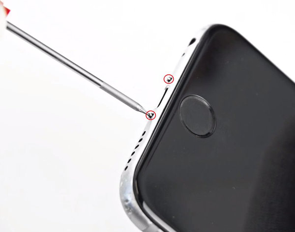 Demontáž šroubů Pentalobe