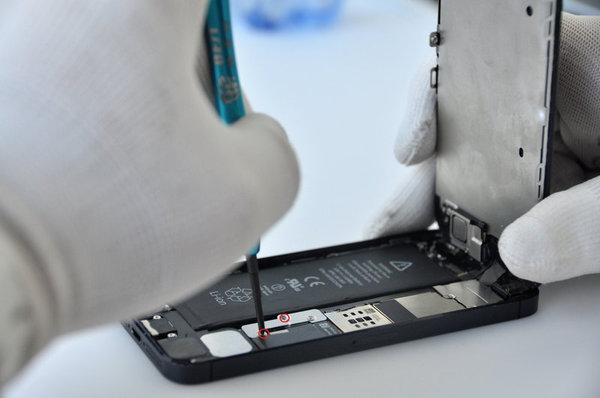 Odpojení LCD konektoru