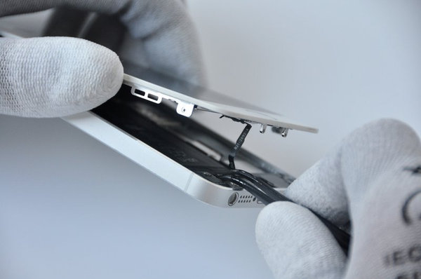 Odpojení home button flex kabelu