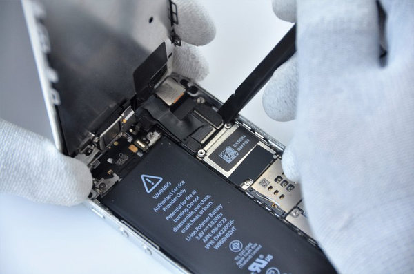 Odpojení přední kamery a proximity senzoru