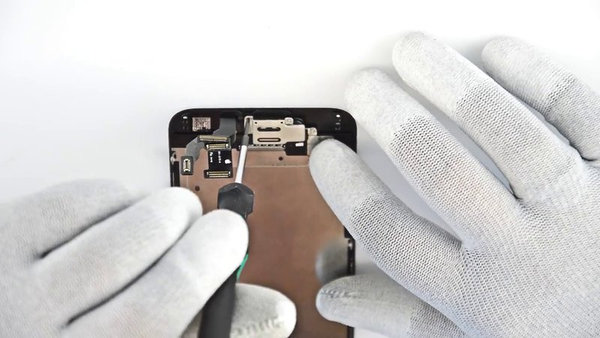 Demontáž sluchátka 1